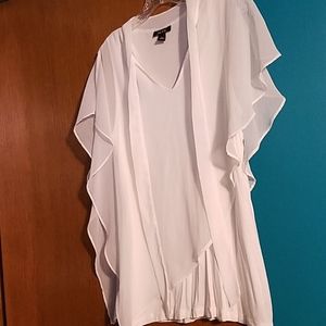 💖3/$15💖 Flowing white top